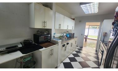 VENTA CASA LOS GONZALES EL POBLADO TRES NIVELES