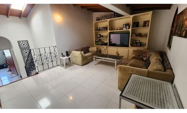 VENTA CASA LOS GONZALES EL POBLADO TRES NIVELES