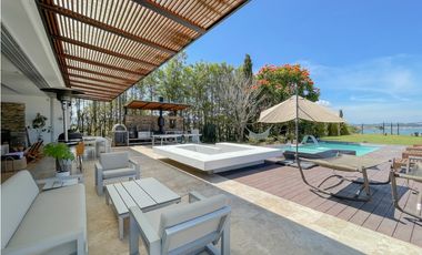 Casa moderna ubicada en el peñol