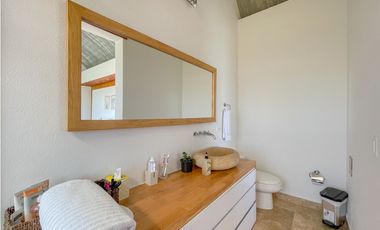 Casa moderna ubicada en el peñol