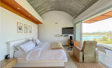 Casa moderna ubicada en el peñol