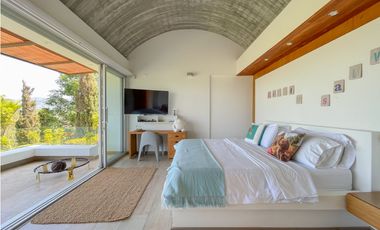 Casa moderna ubicada en el peñol