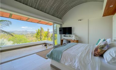 Casa moderna ubicada en el peñol