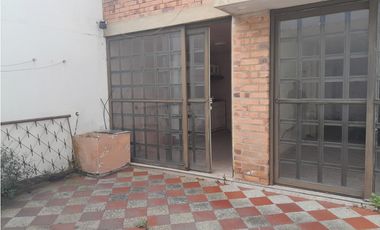 SE VENDE CASA COMERCIAL EN EL CENTRO DE ZIPAQUIRA