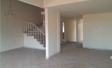 SE VENDE CASA COMERCIAL EN EL CENTRO DE ZIPAQUIRA