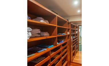Apartamento para Venta en Medellin Poblado Sector Tesoro