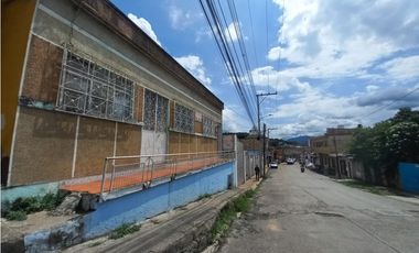 Maat vende Casa, Alto de las iguanas-Villeta 293m2 $650Millones