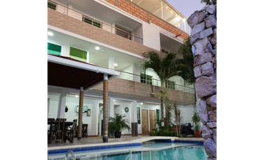 En venta casa campestre con 7 alcobas, amoblada, sector de Gaira|02