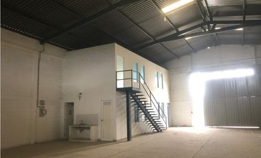 BODEGA DISPONIBLE EN ARRIENDO Y VENTA C.E. EL TRIUNFO