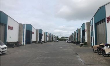 BODEGA DISPONIBLE EN ARRIENDO Y VENTA C.E. EL TRIUNFO