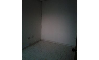 VENDO CASA EN SECTOR MUY TRANQUILO DE LA CIUDAD