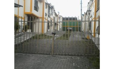 VENDO CASA EN SECTOR MUY TRANQUILO DE LA CIUDAD