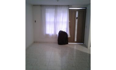 VENDO CASA EN SECTOR MUY TRANQUILO DE LA CIUDAD