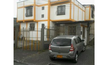 VENDO CASA EN SECTOR MUY TRANQUILO DE LA CIUDAD