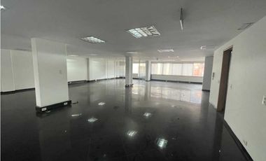 SE VENDE EDIFICIO EN SECTOR DE RETIRO