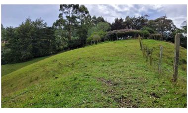 Venta Finca 26.352 m2 de lote con casa 120 m2 en Higueron, Rionegro.