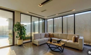 SE VENDE CASA DE LUJO EN PUNTA ROCA