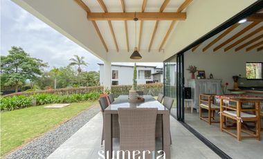 Casa en parcela para la venta en el Carmen de Viboral