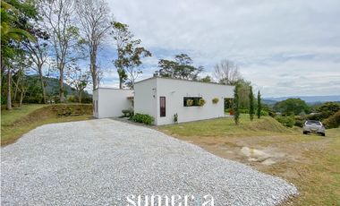 Casa en parcela para la venta en el Carmen de Viboral