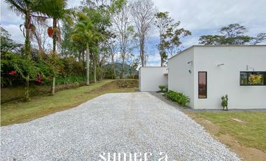 Casa en parcela para la venta en el Carmen de Viboral