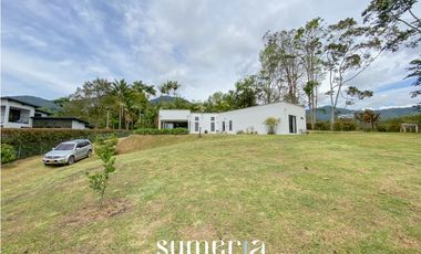 Casa en parcela para la venta en el Carmen de Viboral