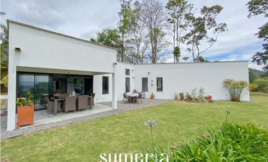 Casa en parcela para la venta en el Carmen de Viboral