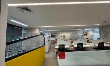 SE ARRIENDA OFICINA POBLADO