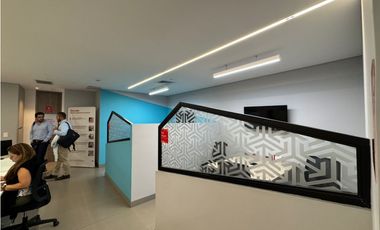 SE ARRIENDA OFICINA POBLADO