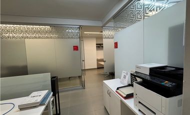 SE ARRIENDA OFICINA POBLADO