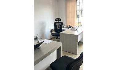 OFICINA MUY  BIEN UBICADA EN MARAYA