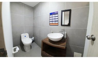 OFICINA MUY  BIEN UBICADA EN MARAYA