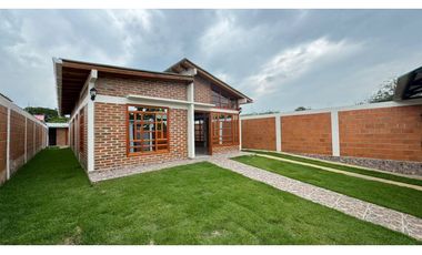 Casa campestre nueva con piscina en venta Santa Elena El Cerrito Valle