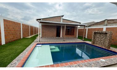 Casa campestre nueva con piscina en venta Santa Elena El Cerrito Valle