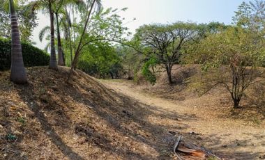 LOTE EN UNIDAD CERRADA EN SOPETRAN