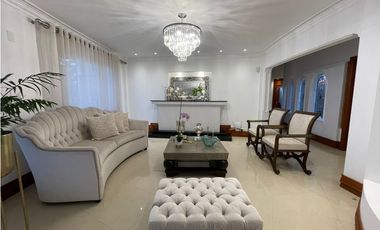 Espectacular casa en el Escobero