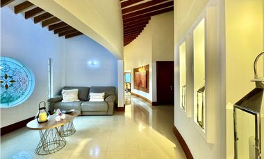 Espectacular casa en el Escobero