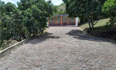 Se vende Finca en La Mesa, sector San Joaquín