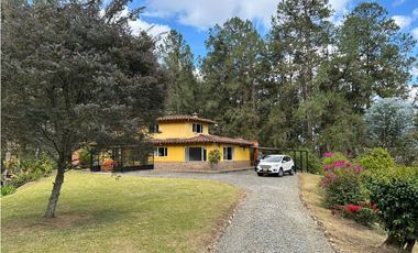 Vendo casa campestre en Unidad cerrada Retiro