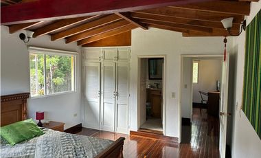 Vendo casa campestre en Unidad cerrada Retiro