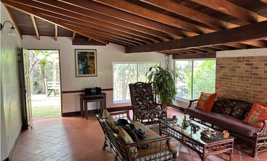 Vendo casa campestre en Unidad cerrada Retiro