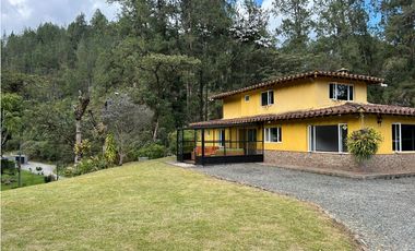 Vendo casa campestre en Unidad cerrada Retiro