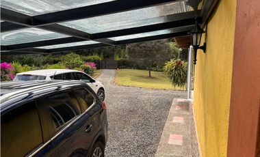 Vendo casa campestre en Unidad cerrada Retiro