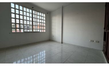 Casa de tres pisos con terraza en venta Barrio Santa Ana Palmira Valle