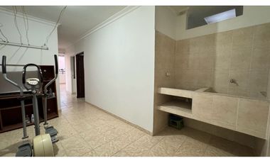 Casa de tres pisos con terraza en venta Barrio Santa Ana Palmira Valle