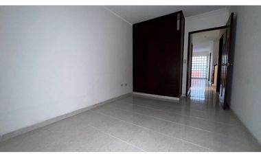 Casa de tres pisos con terraza en venta Barrio Santa Ana Palmira Valle