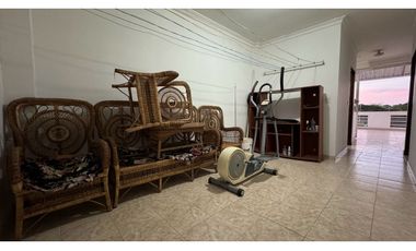 Casa de tres pisos con terraza en venta Barrio Santa Ana Palmira Valle