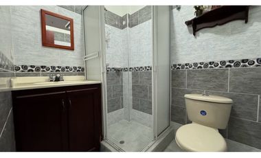 Casa de tres pisos con terraza en venta Barrio Santa Ana Palmira Valle