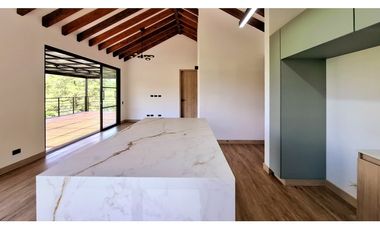vendo casa finca Marinilla Antioquia sector la Esperanza 3.530 m2