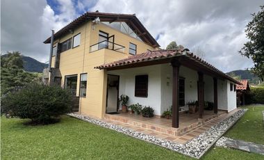 Finca independiente en La Ceja (cm)