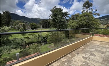 Finca independiente en La Ceja (cm)